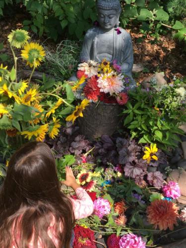 Offering Flowers to the Buddha